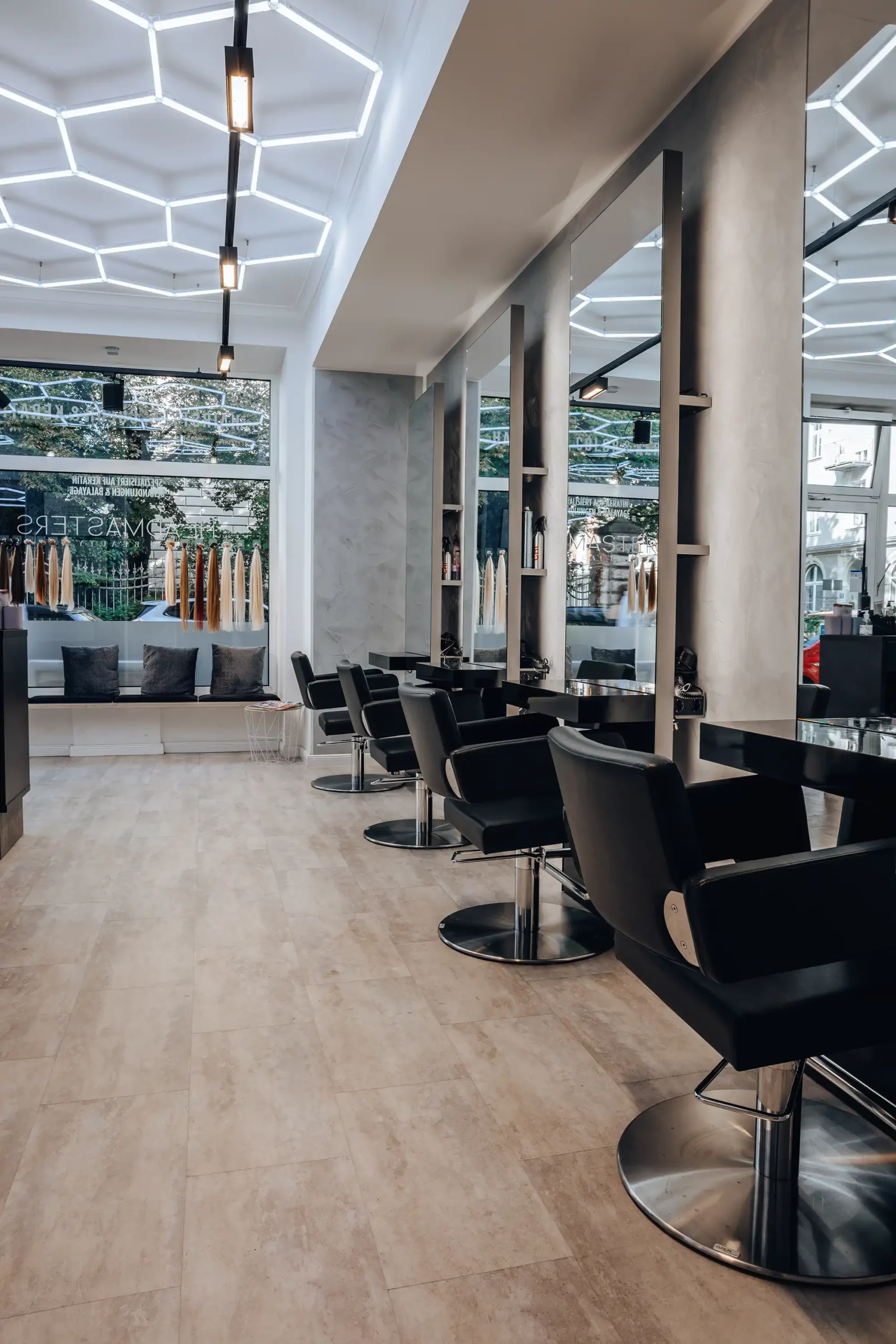 Moderner Friseursalon von Headmasters & Beauty in München